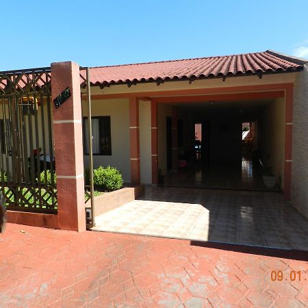 Casa Da Helo Quartos Em Foz Otel Foz do Iguaçu Dış mekan fotoğraf